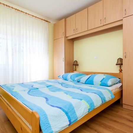 Holiday Apartment Ivica Milohnici Екстериор снимка