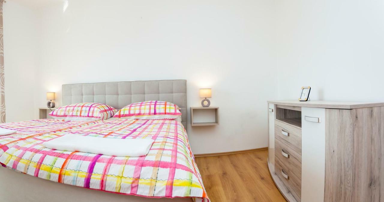 Holiday Apartment Ivica Milohnici Екстериор снимка