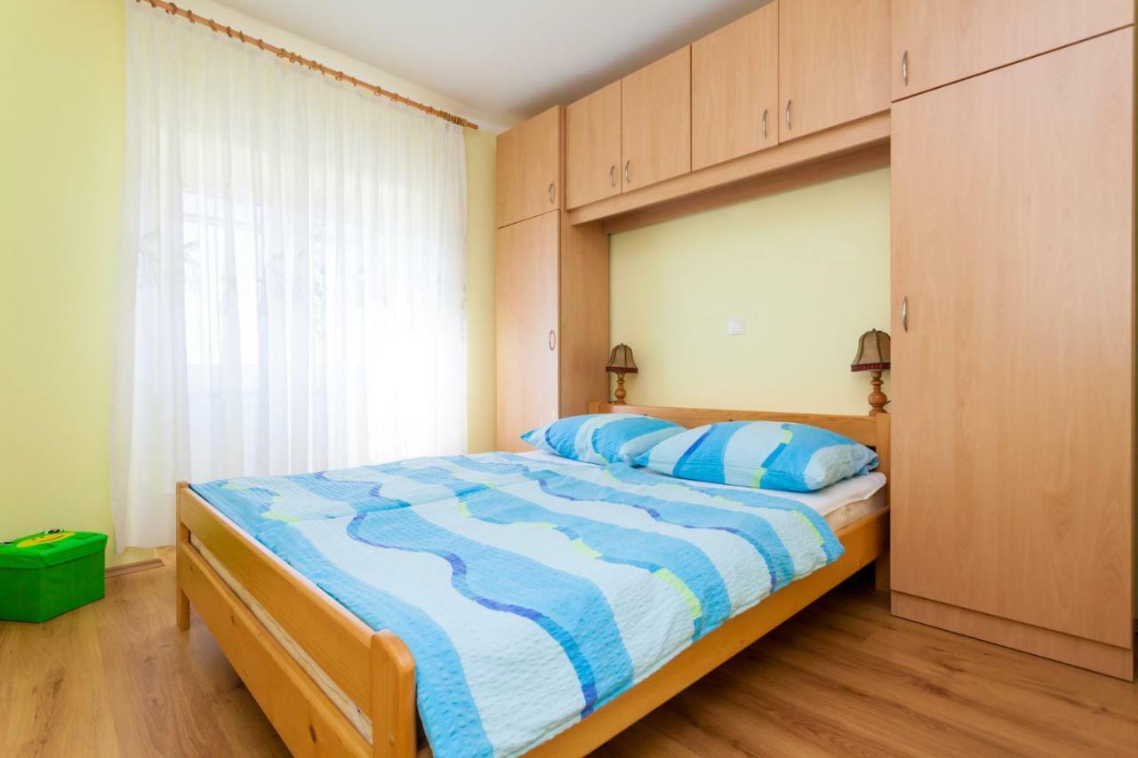 Holiday Apartment Ivica Milohnici Екстериор снимка