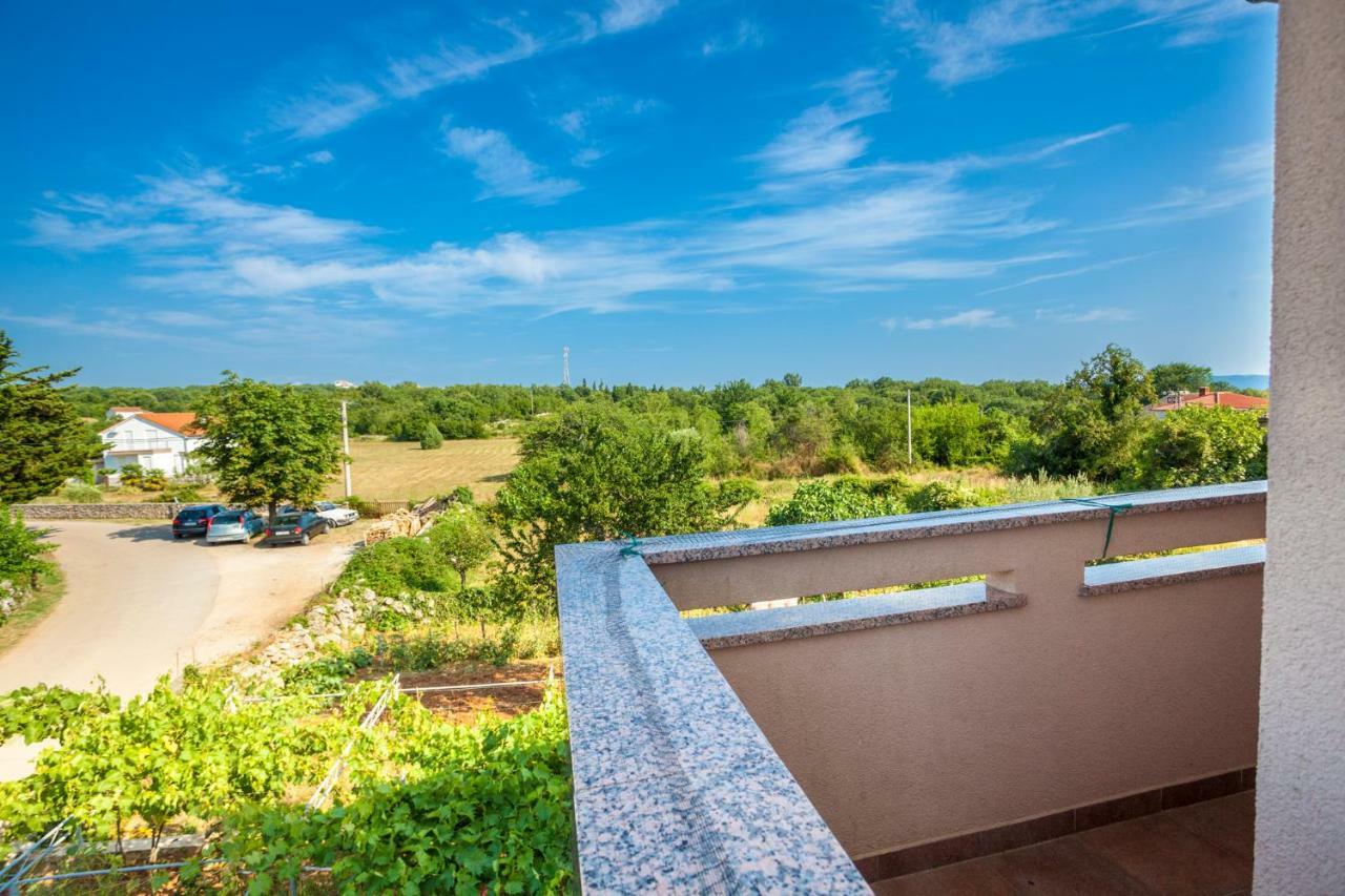 Holiday Apartment Ivica Milohnici Екстериор снимка