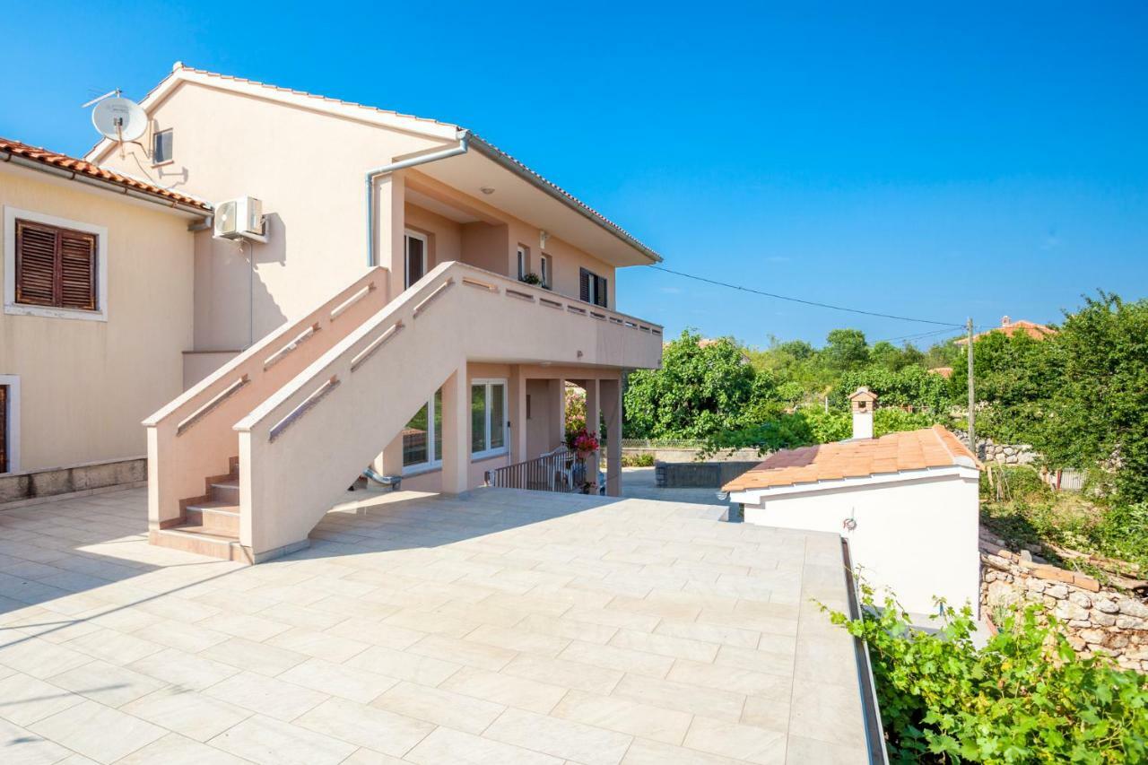 Holiday Apartment Ivica Milohnici Екстериор снимка