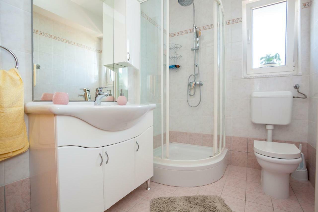 Holiday Apartment Ivica Milohnici Екстериор снимка