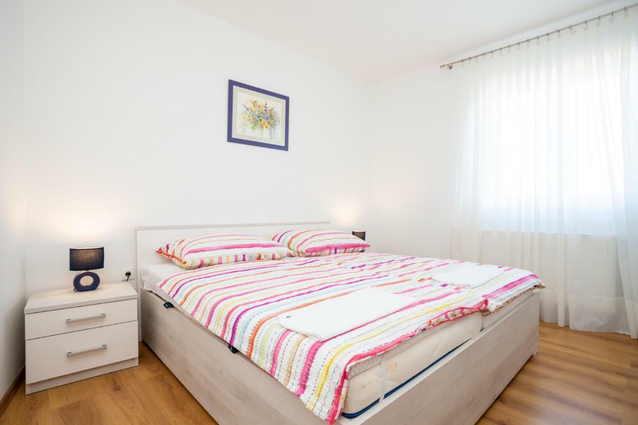 Holiday Apartment Ivica Milohnici Екстериор снимка